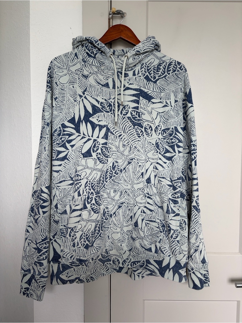 J.CREW GARMENT DYED FRENCH TERRY HOODIE TROPICAL PRINT BLUE HOODIE MENS XLT